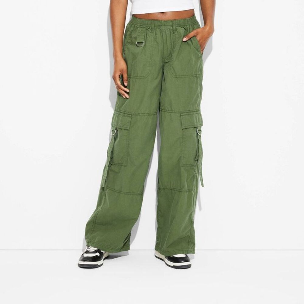 Wild Fable - Women's Mid-Rise Wide Leg Cargo Pants - Wild Fable Green - Picture 2 of 3